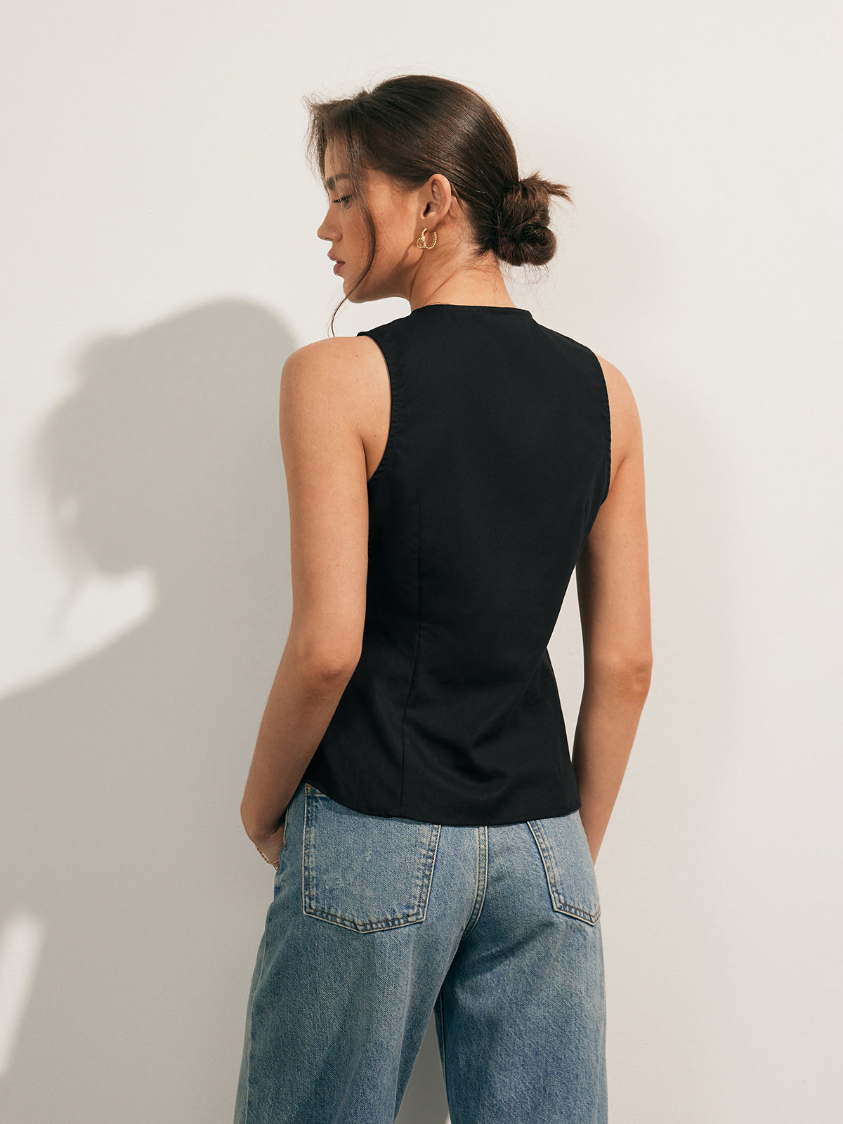 Cropped tank top for women stylish and versatile