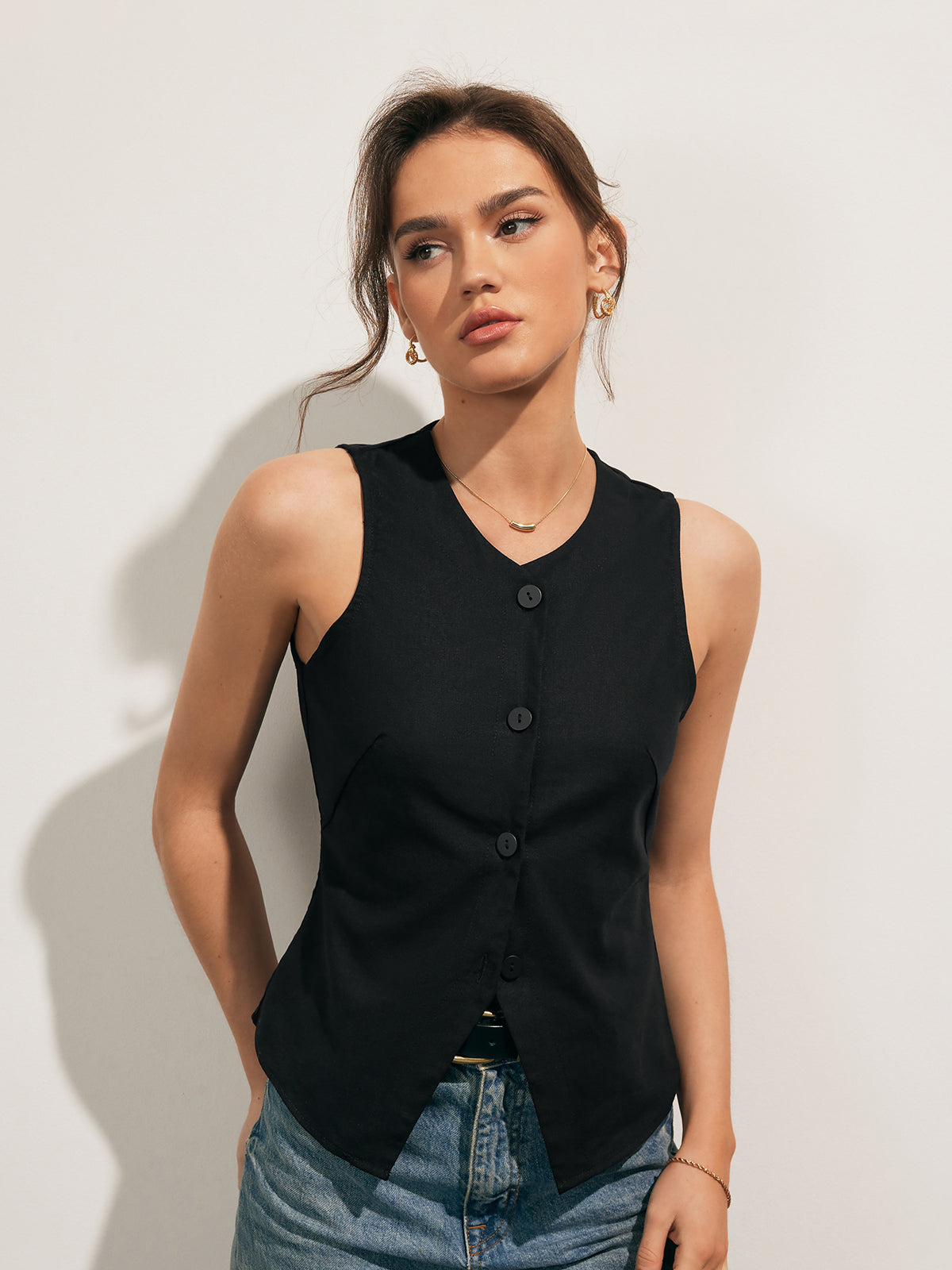 Cropped tank top for women stylish and versatile